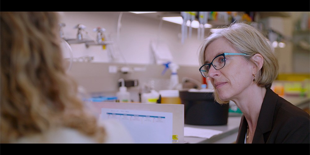 Female scientist Jennifer Doudna in a lab.